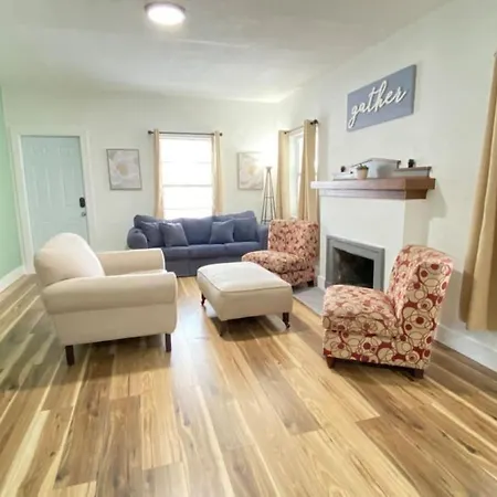 Heart Of Miami Sleeps 10 Near Little Havana Beaches